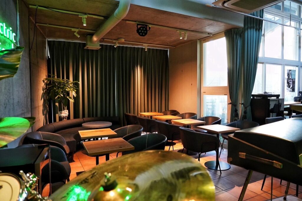 Business line album electric cafe写真 231208 22